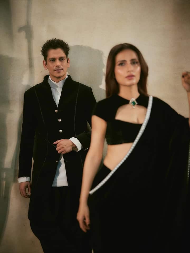 Vijay Verma has shared these romantic pictures with the heroine of his film 'Gustakh Ishq' on his Instagram account.