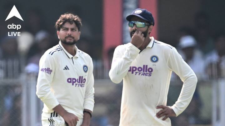 চার উইকেট নিয়ে কুলদীপই ভারতের সেরা বোলার। ১১৫ রানে ৪ শিকার চায়নাম্যান স্পিনারের।