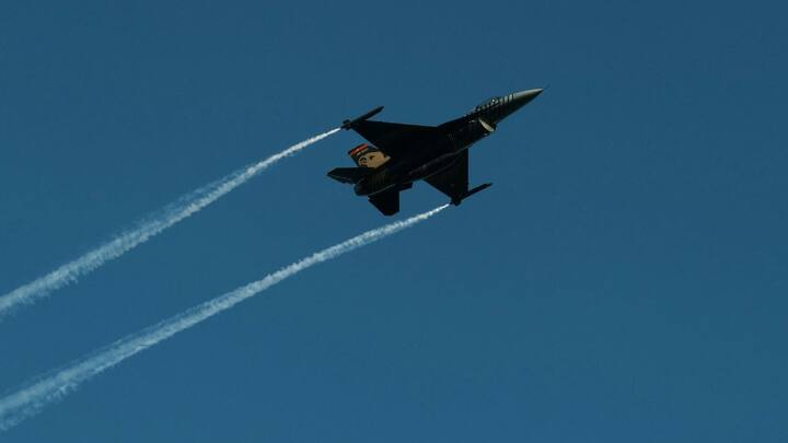 चयनित पायलटों को एयर शो के रूट और स्टंट रूट की भी ट्रेनिंग दी जाती है. इसका उद्देश्य यह सुनिश्चित करना है कि हर प्रदर्शन न केवल दर्शकों के लिए रोमांचक हो बल्कि पूरी तरह सुरक्षित भी हो.