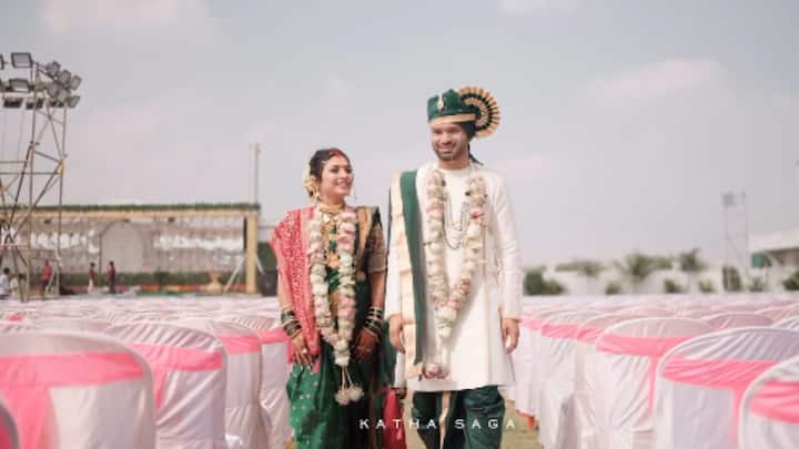 काल सायंकाळी सात वाजता घरात गळफास घेऊन आत्महत्या केली आहे. कौटुंबिक वादातून ही आत्महत्या झाल्याची प्राथमिक माहिती समोर आली आहे. या प्रकरणी वरळी पोलिसानी अपमृत्यूची नोंद केली असून मृतदेह शवविच्छेदनासाठी केईएम रुग्णालयात पाठवला आहे.