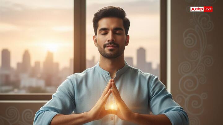 'ॐ ह्रीं नमः' मंत्र का जाप करने से ऊर्जा और आत्मविश्वास बढ़ता है. नौकरी में सफलता प्राप्त होती है. यह मंत्र मन को शांत करता है, तनाव को कम करता है. जिससे व्यक्ति का मन प्रसन्न रहता है.