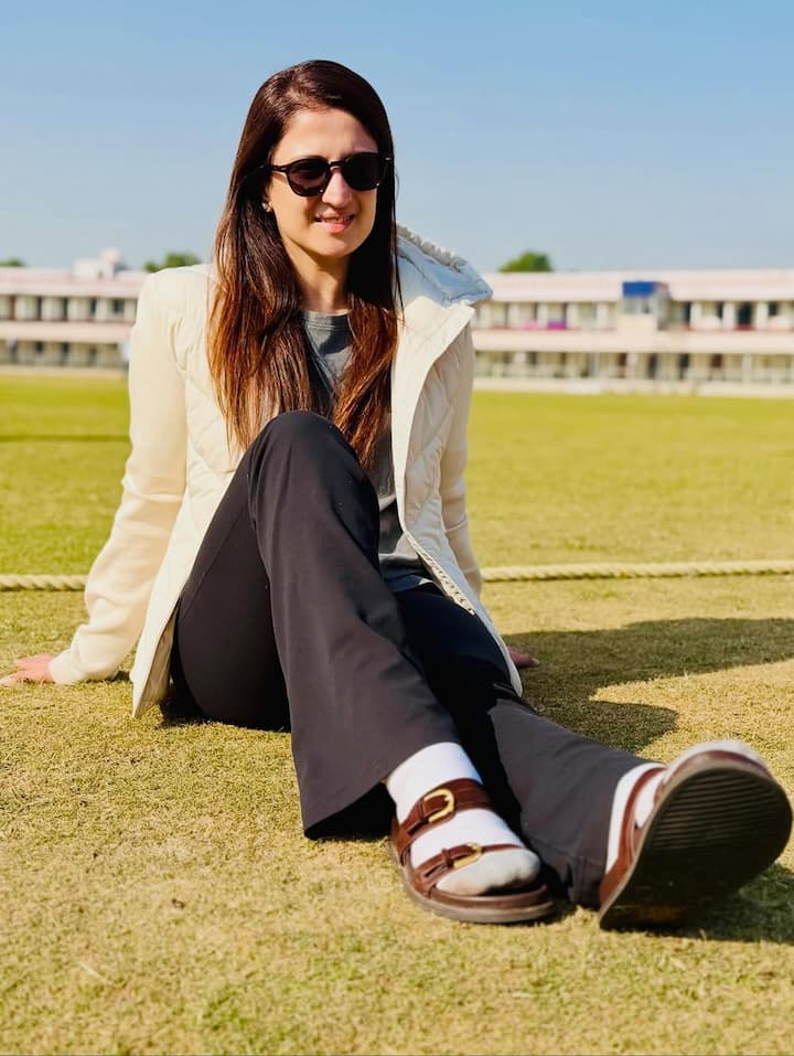 Deepak Chahar's meeting with Jaya was facilitated by his sister Malti Chahar. Because she was Malati's good friend.
