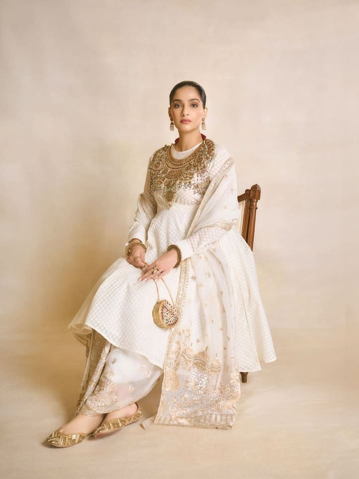 Sonam shared a set of elegant photos in which she proudly flaunted her baby bump in a chic pink outfit. Her caption was simple yet powerful: “Mother.”