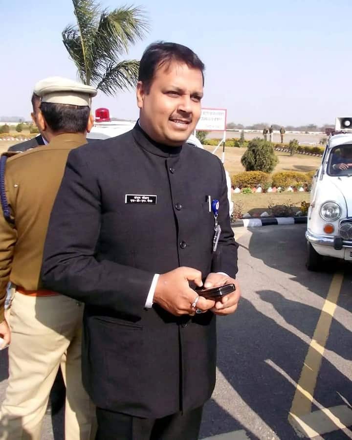 मेन के बाद आता है इंटरव्यू, जिसे पर्सनैलिटी टेस्ट भी कहा जाता है. यह 275 अंकों का होता है और इसमें उम्मीदवार की सोच, नेतृत्व क्षमता, आत्मविश्वास, संचार कौशल और त्वरित निर्णय लेने की क्षमता की जांच की जाती है. इंटरव्यू में पूछे जाने वाले सवाल सीधे विषय से जुड़े नहीं होते बल्कि उम्मीदवार की समझ को परखने के लिए होते हैं. मेन और इंटरव्यू के अंक मिलाकर अंतिम रैंक तैयार की जाती है.