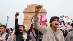 Delhi Police Eye ‘Conspiracy’ Angle In India Gate Protest After Chilli Spray, Naxal Chants