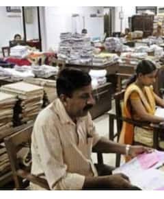 Retirement Age: ਸਰਕਾਰੀ ਕਰਮਚਾਰੀ ਕਿੰਨੇ ਸਾਲ ਬਾਅਦ ਹੋਣਗੇ ਸੇਵਾਮੁਕਤ ? ਤੈਅ ਹੋਈ ਉਮਰ; ਹੁਣ ਇੰਨਾ ਹੋਇਆ ਵਾਧਾ...