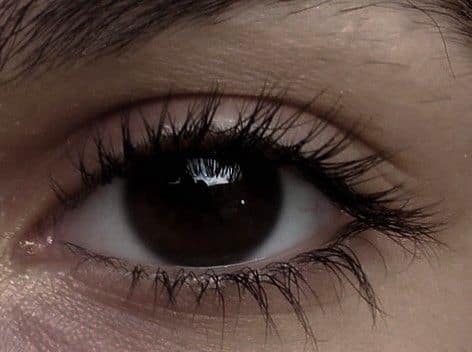 কম স্ক্রিন টাইম রাখুন এবং ঘন ঘন চোখের বিশ্রাম নিন।