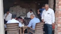 देवरिया में नकली पनीर फैक्ट्री का भंडाफोड़, पाम ऑयल,हाइड्रोजन पेरॉक्साइड से बनाते थे जहरीला पनी