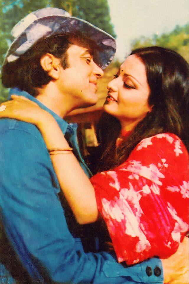 Rekha's pairing with Dharmendra was also very popular. Both of them worked together in many films and impressed the audience with their chemistry. Played important roles in many movies including 'Gajab', 'Kartavya' and 'Kasam Suhag Ki'.