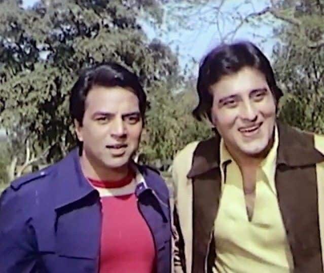 Not only this, Dharmendra's pairing with Vinod Khanna was also a hit. Both of them made a lot of noise at the box office in the 70s and 80s. Sometimes against each other and sometimes in sync with each other, they entertained the audience a lot. These two superstars worked together in 'Mera Gaon Mera Desh' and 'Bantwara'.