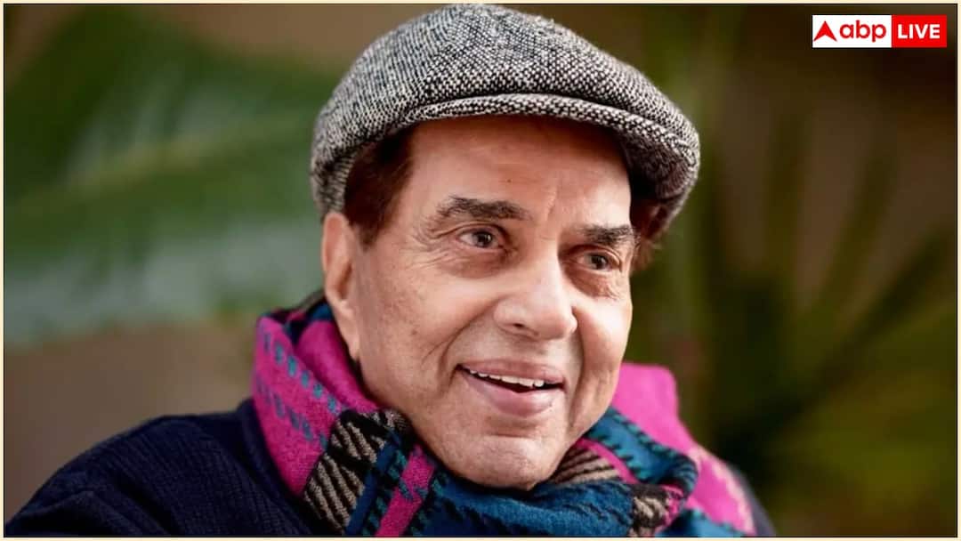 Visuals Show Dharmendra’s Body Being Taken To Mumbai Crematorium