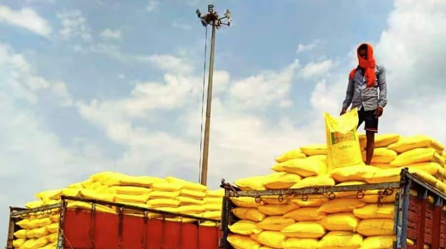 Black marketing of subsidized urea exposed ਵੱਡਾ ਖੁਲਾਸਾ ! ਸਬਸਿਡੀ ਵਾਲੇ ਯੂਰੀਆ ਦੀ ਕਾਲਾਬਾਜ਼ਾਰੀ ਦਾ ਹੋਇਆ ਪਰਦਾਫਾਸ਼, 300 ਬੋਰੀਆਂ ਜ਼ਬਤ