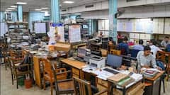 Retirement Age: ਸਰਕਾਰੀ ਕਰਮਚਾਰੀ ਕਿੰਨੇ ਸਾਲ ਬਾਅਦ ਹੋਣਗੇ ਸੇਵਾਮੁਕਤ ? ਤੈਅ ਹੋਈ ਉਮਰ; ਹੁਣ ਇੰਨਾ ਹੋਇਆ ਵਾਧਾ...