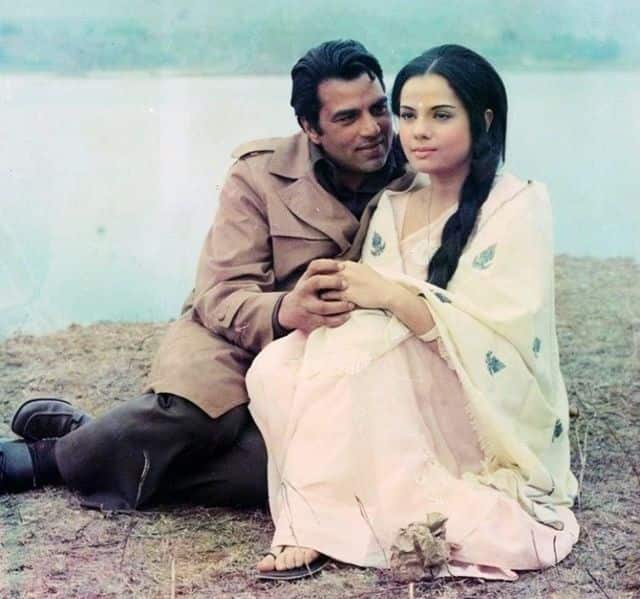 लिस्ट के अगले नंबर पर बॉलीवुड एक्ट्रेस मुमताज का नाम शामिल है. वेटरन एक्टर संग एक्ट्रेस की जोड़ी को भी बहुत पसंद किया गया और ये फिल्में सुपरहिट रही. दोनों कलाकारों के हिट फिल्म के लिस्ट में  'झील के उस पार', 'लोफर', 'आदमी और इंसान' जैसी मूवीज का नाम शामिल है.