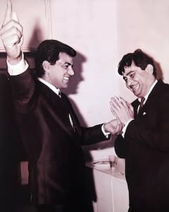 अमिताभ बच्चन ही नहीं इन स्टार्स संग भी हिट रही धर्मेंद्र की जोड़ी, बॉक्स ऑफिस पर खूब कमाए नोट