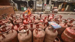 LPG Using Tips : ঘরে পচা ডিম বা রসুনের মতো গন্ধ পাচ্ছেন ? তাহলে এই ভুলগুলি করবেন না, অন্যথায় বিস্ফোরণ ঘটবে !