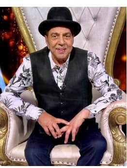 ਬਾਲੀਵੁੱਡ 'ਹੀ-ਮੈਨ' ਧਰਮਿੰਦਰ ਨੇ ਕਿਉਂ ਛੱਡੀ ਸੀ ਰਾਜਨੀਤੀ? ਖੁਲਾਸੇ ਤੋਂ ਬਾਅਦ ਮੱਚੀ ਹਲਚਲ...