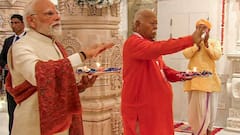 पीएम मोदी ने राम मंदिर के शिखर पर लहराई केसरिया पताका, देखें ध्वजारोहण समारोह की भव्य तस्वीरें