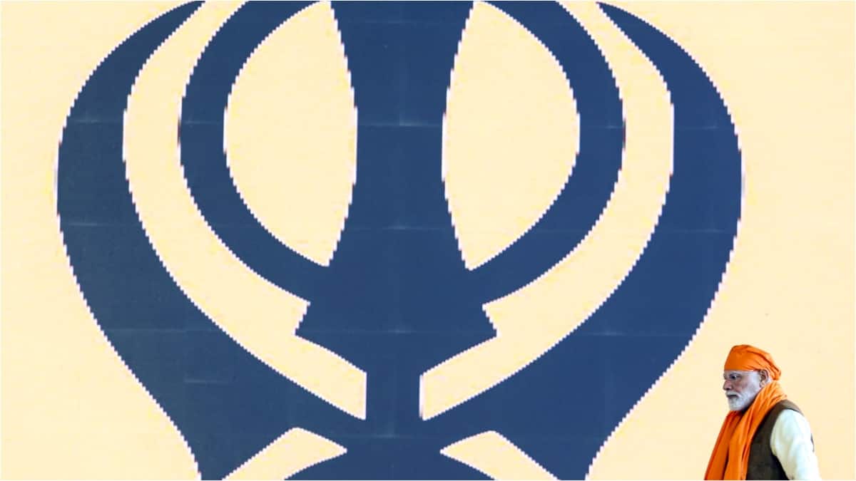 Kurukshetra: Modi Pays Tribute To Guru Tegh Bahadur Ji, Performs Maha Aarti At Brahma Sarovar