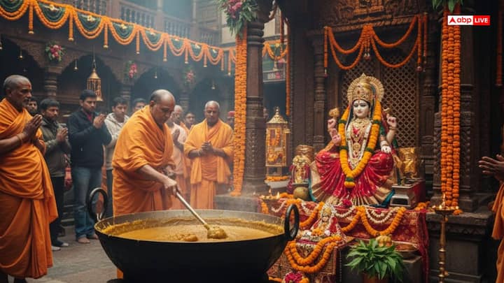 सोमवार को माता लक्ष्मी मंदिर में विशेष पूजा-अर्चना की गई. कढ़ाई भोग' उत्सव कपाट बंद करने की प्रक्रिया का यह एक महत्वपूर्ण चरण होता है, जिसमें माता लक्ष्मी को भगवान नारायण के साथ गर्भगृह में विराजमान होने का निमंत्रण देने के लिए विशेष भोग अर्पित किया जाता है.