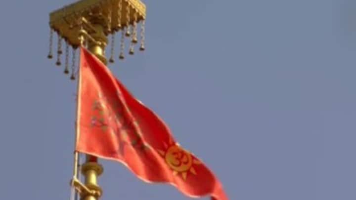 इसके पहले प्रधानमंत्री मोदी सप्त मंदिर पहुंचे और महर्षि वशिष्ठ, महर्षि विश्वामित्र, महर्षि अगस्त्य, महर्षि वाल्मीकि, देवी अहिल्या, निषादराज गुह और माता शबरी मंदिर में भी शीश झुकाये. मोदी ने मां अन्नपूर्णा के भी दर्शन किये.