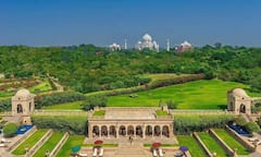 ताजमहल के सामने बना देश का सबसे लग्जरी होटल, एक रात रुकने का खर्च जानकर रह जाएंगे दंग