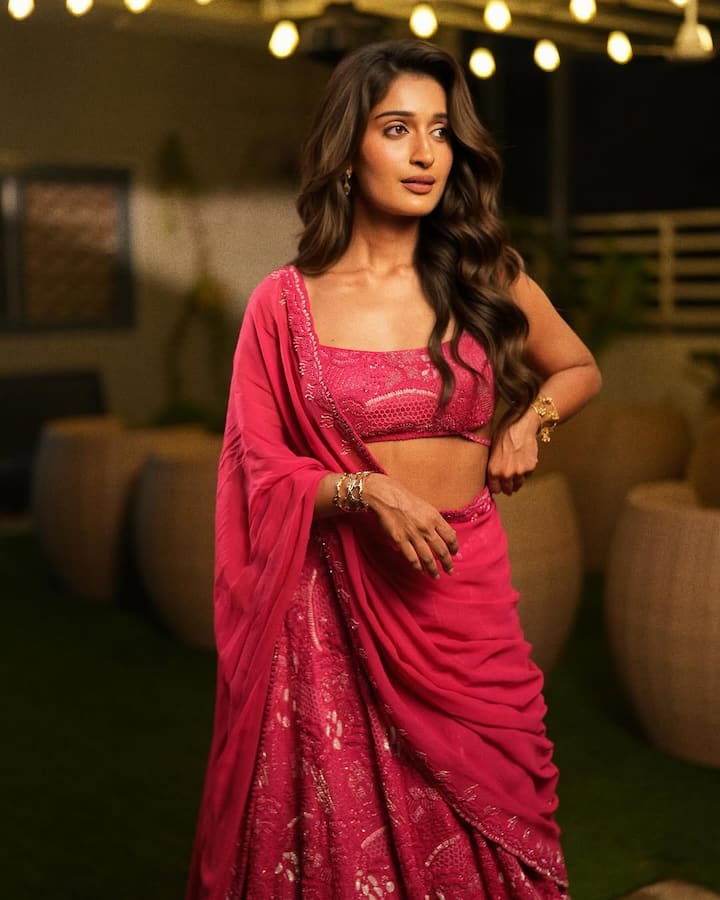 తెలుగులో ఫ్లాప్ వచ్చినా తమిళంలో మాత్రం నిహారిక హిట్ అందుకుంది. 'పెరుసు' వైరల్ హిట్ అని చెప్పాలి. (Image Courtesy: niharika_nm / Instagram)