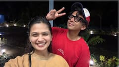 Gautami Patil and Abhijit Sawant: आकाशी रंगाची साडी, कॉलर नेक ब्लाऊज... बोल्ड गौतमी पाटीलचा सोज्वळ लूक पाहून व्हाल थक्क