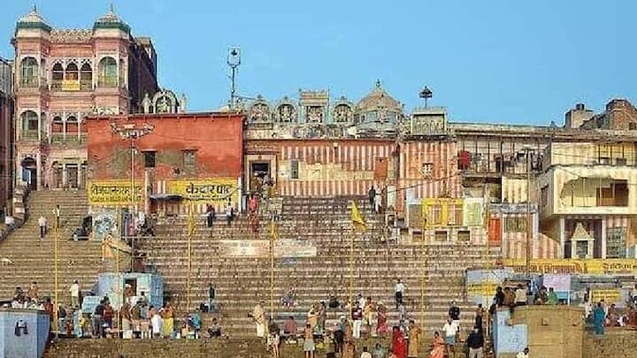 સ્થાનિક માન્યતાઓ અનુસાર, વ્યક્તિના 100 કર્મો હોય છે, જેમાંથી 94 કર્મો તેના પોતાના હોય છે. એટલે કે તે કર્મો જેને વ્યક્તિ પોતાના વિચારો, ઇચ્છાઓ અને કાર્યો દ્વારા નિયંત્રિત કરી શકે છે. બાકીના 6 કર્મો એટલે કે જીવન, મૃત્યુ, યશ, અપયશ, લાભ અને નુકસાન આ માનવના હાથમાં નથી પરંતુ તે ભગવાન અથવા ભાગ્યને આધીન માનવામાં આવે છે.