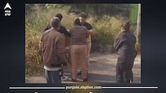 Chandigarh: ਪੁਲਿਸ ਕੰਪਲੈਕਸ 'ਚ ਕਾਂਸਟੇਬਲਾਂ ਦਾ ਪਿਆ ਕਲੇਸ਼, ਕੁੱਟਮਾਰ ਸਣੇ ਚੱਲੀਆਂ ਛੁਰੀਆਂ, ਭੈਣ ਨੇ ਇੰਝ ਬਚਾਈ ਭਰਾ ਦੀ ਜਾਨ, ਲੋਕ ਬਣਾਉਂਦੇ ਰਹੇ ਵੀਡੀਓ