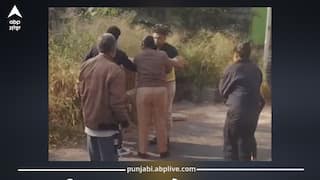 Chandigarh: ਪੁਲਿਸ ਕੰਪਲੈਕਸ 'ਚ ਕਾਂਸਟੇਬਲਾਂ ਦਾ ਪਿਆ ਕਲੇਸ਼, ਕੁੱਟਮਾਰ ਸਣੇ ਚੱਲੀਆਂ ਛੁਰੀਆਂ, ਭੈਣ ਨੇ ਇੰਝ ਬਚਾਈ ਭਰਾ ਦੀ ਜਾਨ, ਲੋਕ ਬਣਾਉਂਦੇ ਰਹੇ ਵੀਡੀਓ