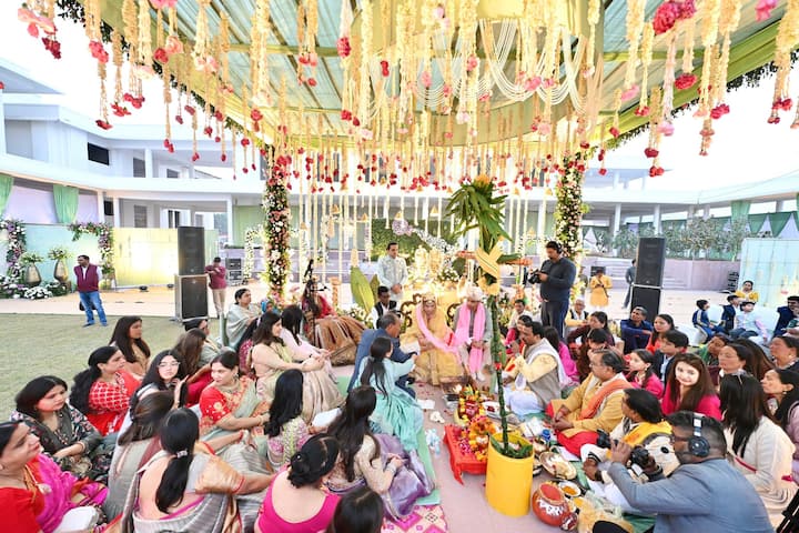 Sering's father is a businessman from Ladakh. Aryan and Sering got engaged in the year 2024. This ceremony took place in Delhi.