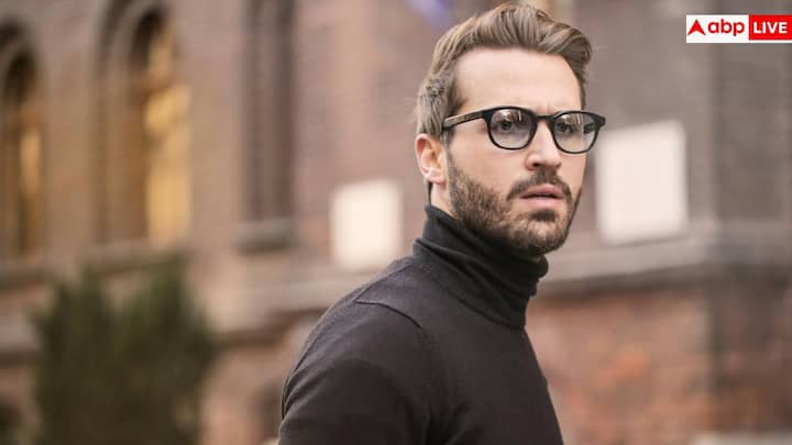 नाखूनों का पतला, कमजोर या चम्मच जैसा दिखना यानी ऊपर की ओर मुड़ना आयरन की कमी, यानी एनीमिया का शुरुआती संकेत हो सकता है. ऐसे में डॉक्टर अक्सर आयरन सप्लीमेंट और आयरन युक्त भोजन जैसे सीफूड, लीवर और हरी सब्जियां की सलाह देते हैं.