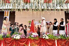 सैफई में धूमधाम से हुई अखिलेश यादव के भाई आर्यन की शादी, देखें 10 तस्वीरें