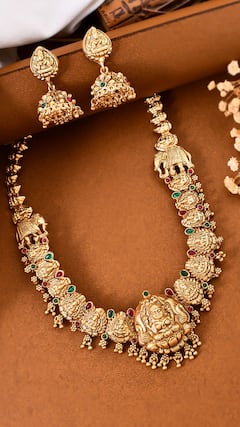 એક જ દિવસમાં સોનાનો ભાવ આટલા રૂપિયાથી વધ્યો