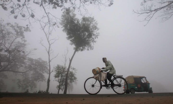 लंबे समय तक चलने वाली खतरनाक ठंड से शरीर का इम्यूनिटी सिस्टम कमजोर पड़ जाता है. इसमें हाइपोथर्मिया, कैलोरी की ज्यादा मांग, पेड़-पौधों को नुकसान और मवेशियों की मौत जैसी समस्याएं बढ़ने लगती है.