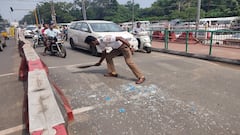 தஞ்சையில் ரியல் ஹீரோவாக மாறிய போக்குவரத்து சப்-இன்ஸ்பெக்டர்