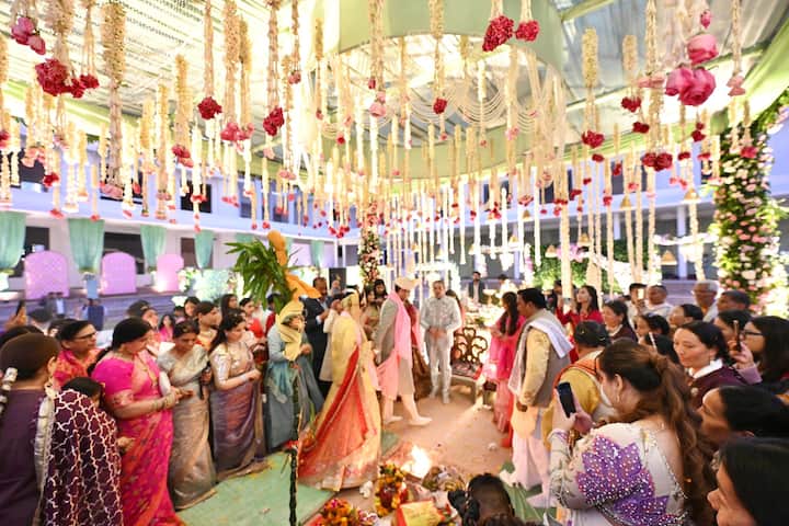 The dispute between Aryan Yadav and Sering ended with traditional Hindu rituals. The couple was also given blessings and good wishes at the wedding by the guests and senior leaders of the Samajwadi Party.