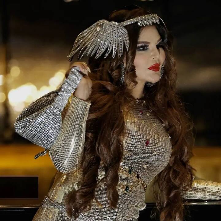 हालांकि एक्ट्रेस ने ना तो ‘मैं हूं ना’ में और ना ही इसके बाद कभी लीड रोल निभाया. लेकिन अपने डांस से उन्होंने कई हिट मूवीज के गानों में धमाल मचाया है.