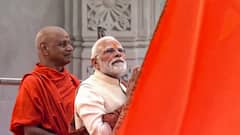पीएम मोदी ने राम मंदिर के शिखर पर लहराई केसरिया पताका, देखें ध्वजारोहण समारोह की भव्य तस्वीरें