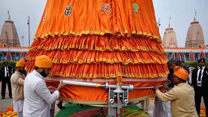 Ayodhya Ram Mandir Dhwajarohan first glimpse: అయోధ్య రామ మందిరం శిఖరంపై నెలకొల్పే ధ్వజం  ఫొటో చూశారా.... ప్రధాని మోదీ చేతుల మీదుగా ప్రతిష్టాపన.