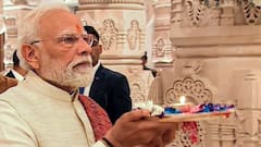 पीएम मोदी ने राम मंदिर के शिखर पर लहराई केसरिया पताका, देखें ध्वजारोहण समारोह की भव्य तस्वीरें