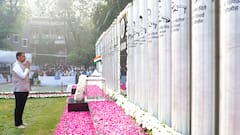 मुंबई हमले की 17वीं बरसी पर CM देवेंद्र फडणवीस ने दी श्रद्धांजलि, शहीदों को किया नमन