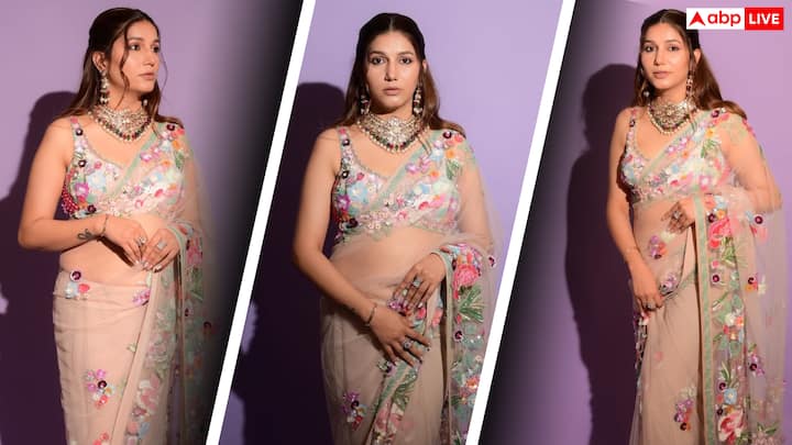 Sapna Choudhary Saree: सपना चौधरी ने हाल ही में सोशल मीडिया पर अपनी तस्वीरें शेयर कर फैंस का ध्यान खींच लिया है. उन्होंने साड़ी में बेहद खूबसूरत तस्वीरें शेयर की हैं. आइए देखते हैं उनकी ये तस्वीरें.