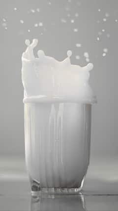 6 Food Combinations You Should Never Eat With Milk