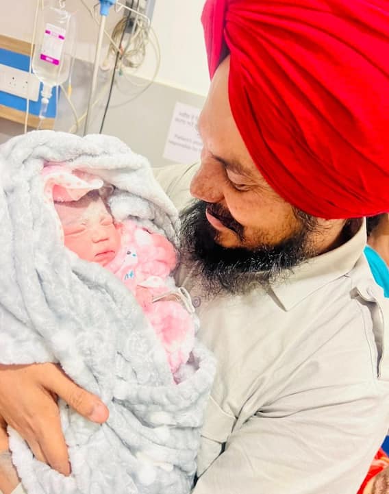 ਪੰਜਾਬੀ ਲੋਕ ਕਲਾਕਾਰ ਪਾਲ ਸਿੰਘ ਸਮਾਓ ਦੇ ਘਰ ਧੀ ਨੇ ਲਿਆ ਜਨਮ, ਖੁਸ਼ੀ ਕੀਤੀ ਸਾਂਝੀ...