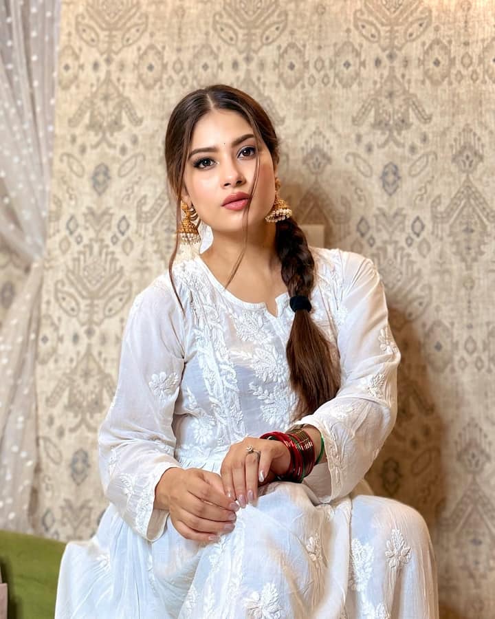 मैं इसे छिपाती थी, एंगल बदलती थी, खुद को ढक कर रखती थी. इतना ही नहीं खुद को देखना नजरअंदाज करती थी. लेकिन, अब कुछ तो बदल गया है.