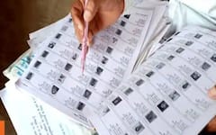 ઘરે બેઠા ભરી શકો છો SIR, BLO એ ફોર્મ ઓનલાઈન અપલોડ કર્યું કે નહીં, આ રીતે કરો ચેક  