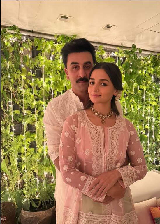Let us tell you that Ranbir Kapoor and Alia are working on their film these days.