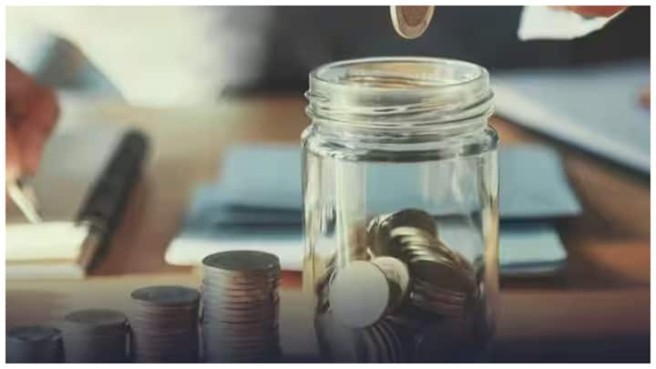 Savings Account Tips:చిన్న తప్పులు పెద్ద ప్రభావాన్ని చూపుతాయి. బ్యాంకు ఖాతాను సురక్షితంగా ఉంచుకోవడం ఎలాగో తెలుసుకోండి. నష్టాన్ని నివారించండి.